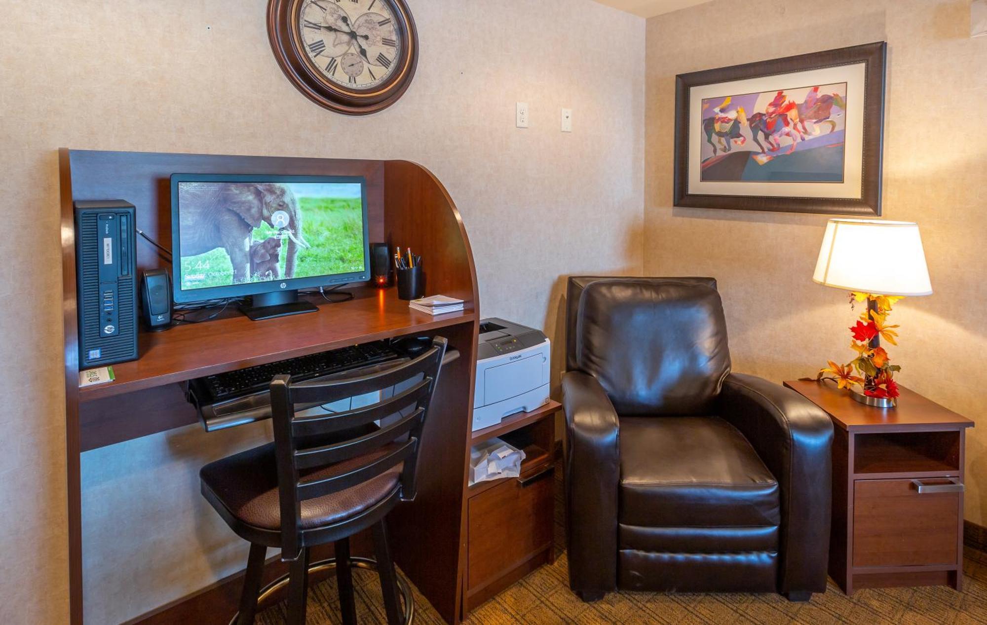 My Place Hotel-Dickinson, Nd Extérieur photo